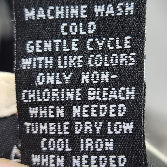 Alfani NWOT Turquoise w/White & Black Floral Print V Neck Sleeveless Top Size 4 - Picture 8 of 8